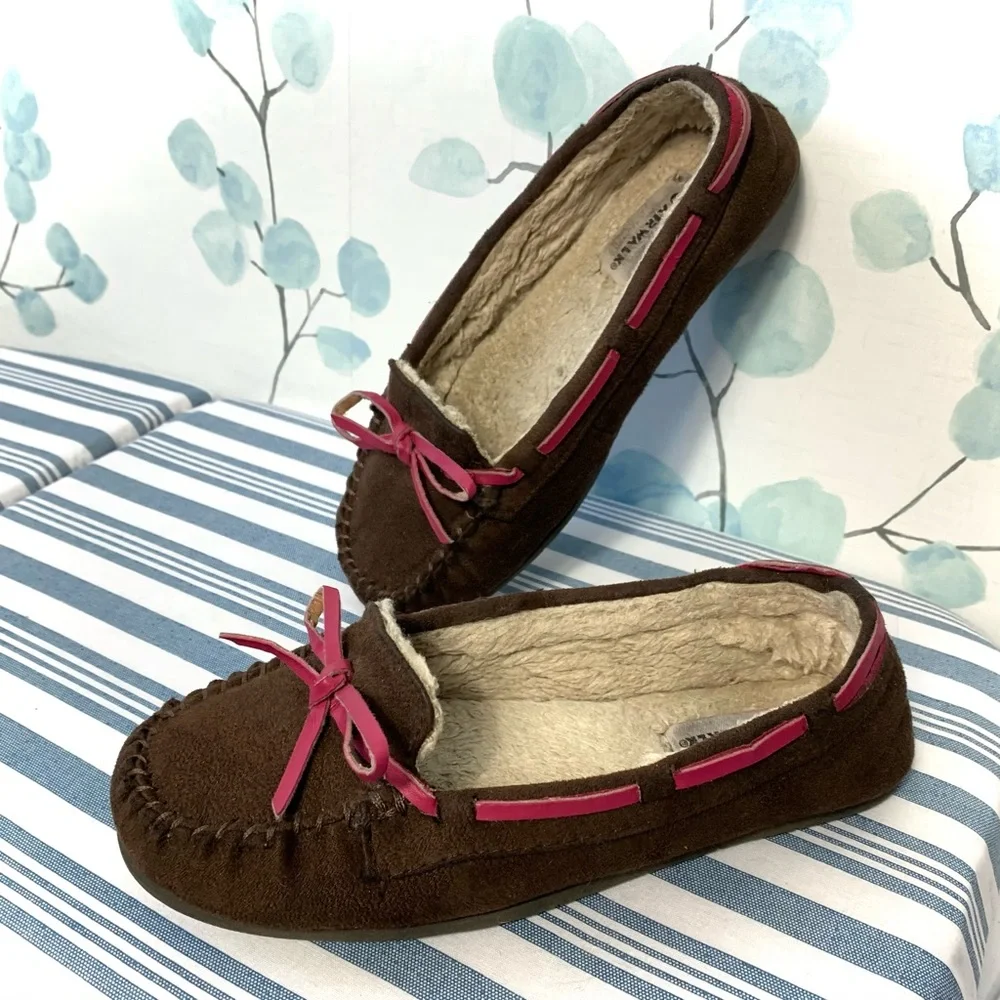 Airwalk Kids Classic Brown Suede Sherpa Fur Moccasin Slippers Shoes Pink Bow